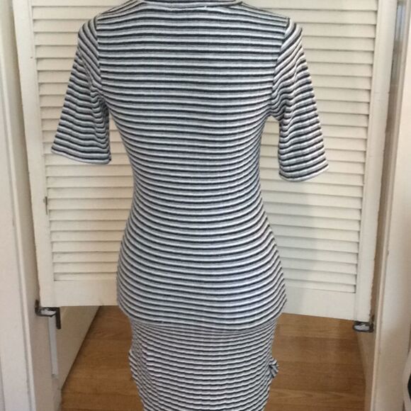 Tres Bien USA Striped Sweater Dress Poly blend L. - Picture 3 of 5